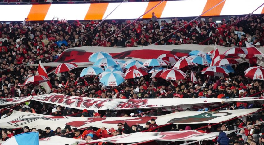 «Chiqui Tapia, botón…», el clásico de cada domingo: los hinchas de River cantaron contra el presidente de la AFA