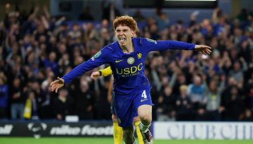 Colo Barco pasó del abucheo a los abrazos con los hinchas del Chelsea: convirtió su primer gol en el triunfo vs Leeds por la Copa de la Liga