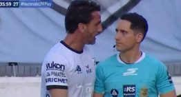 Otro escándalo por un arbitraje: los jugadores de All Boys explotaron por dos goles anulados e intentaron agredir a un asistente