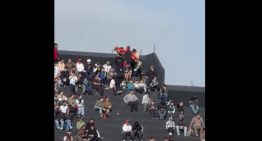 El video del ataque en patota a un hincha de Rosario Central que fue con la camiseta canalla a la cancha de Newell's