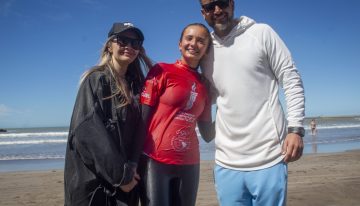Isabella Assmann, la hija de Fabián y Melina Pitra que se consagró campeona sudamericana de bodyboard a los 14 años
