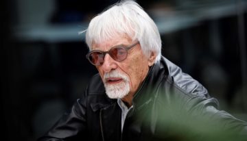A los 95 años, el exjefe de la Fórmula 1 Bernie Ecclestone, fue detenido por llevar una escopeta sin declarar