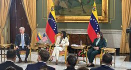 Venezuela firma acuerdos con Chevron y Eni en presencia del secretario de Energía de EEUU
