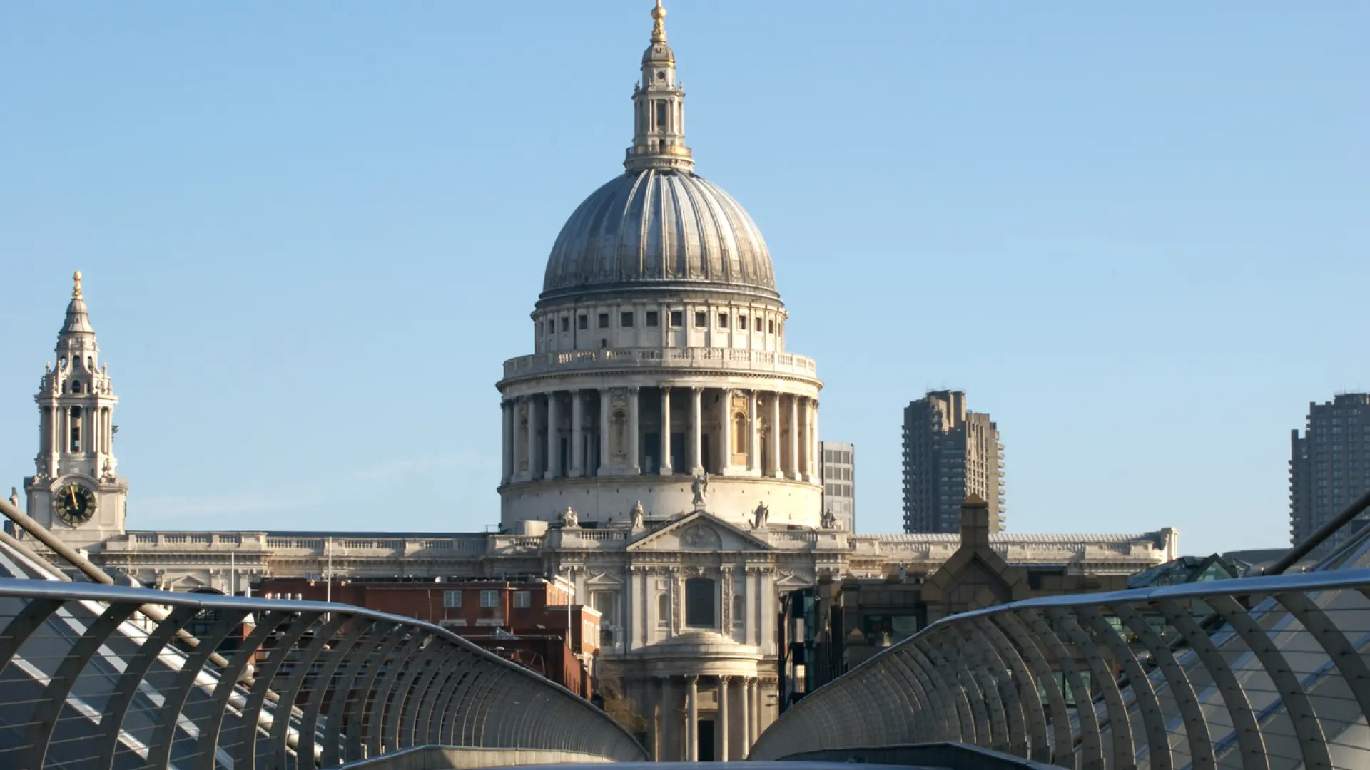 La Catedral de San Pablo de Londres firma un acuerdo con la discoteca Fabric para acoger varios eventos durante cuatro años