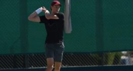 Jannik Sinner empieza a ver la luz al final del túnel: volvió a entrenarse tras dos meses y ya le pone fecha a su regreso