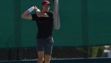 Jannik Sinner empieza a ver la luz al final del túnel: volvió a entrenarse tras dos meses y ya le pone fecha a su regreso
