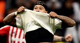 Memphis Depay, del cielo al infierno: tras la renovación mediática en Corinthians, erró el penal que clasificó a Estudiantes en la Libertadores