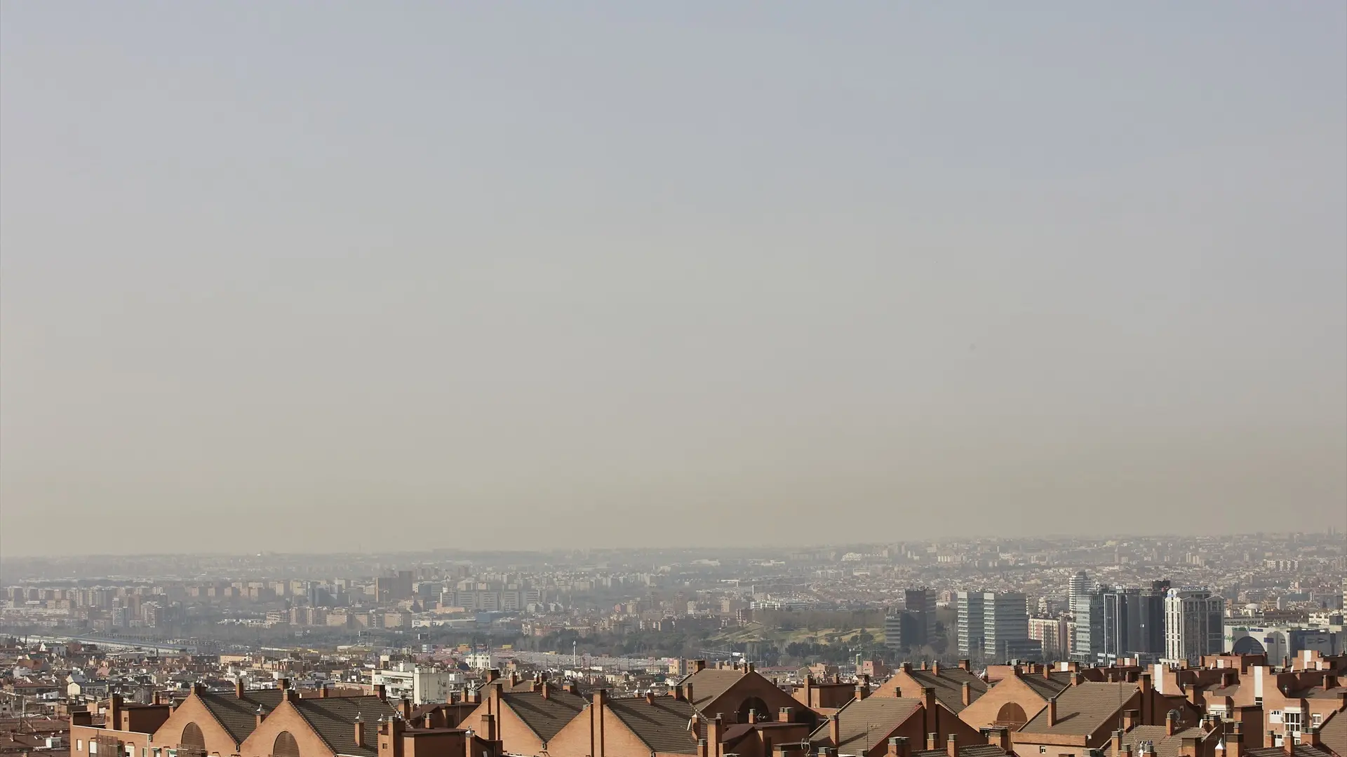 Más del 80 % de los españoles respira aire contaminado, según Greenpeace