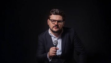 Parodia del comediante Ricardo Del Búfalo expone las paradojas de la mesa de diálogo