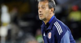 Crisis en Costa Rica: echaron al Bocha Batista y una leyenda asumirá como entrenador