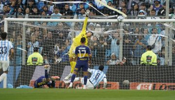 El karma de Leandro Brey, arquero de Boca: en la misma cancha, en el mismo arco y un año después sufrió otro gol olímpico ante Racing