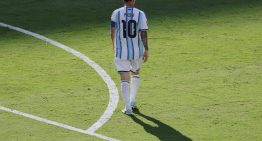 La pesada herencia de Messi en la Selección: Scaloni guarda la 10 pero cuatro jugadores pelean por quedarse con esa camiseta