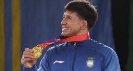 La increíble doble vida del argentino que ganó el oro en lucha en los Suramericanos: «En Europa y Asia soy una estrella, pero acá vendo pantalones»