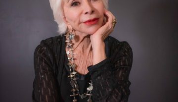 Rescatamos la última entrevista de TELVA con Isabel Allende: «No quiero cosas materiales, mi casa es simple, mi coche viejo, no colecciono nada porque me voy a ir de este mundo pronto»