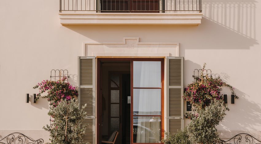 Una casa de espíritu mediterráneo que huye de tópicos y transmite calma, naturalidad y una cierta sofisticación sin esfuerzo