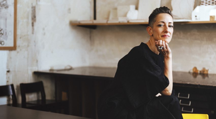 Lina Ghotmeh, arquitecta: «Ver mi ciudad (Beirut) devastada por la guerra despertó en mí el deseo de repararla, de curarla, de hacerla más bella»