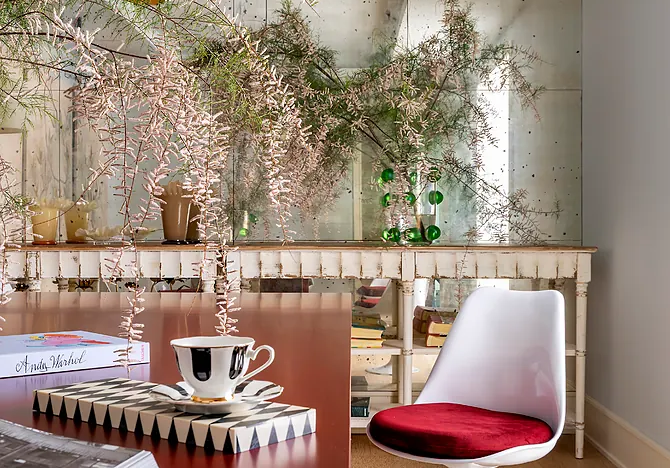 La antigua casa del médico, un loft en Madrid, una vivienda que rebosa color… Estos son los rincones más especiales de las casas que nos han conquistado este último mes