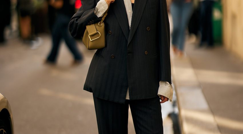 Cómo visten este otoño las que (de verdad) viven de la moda, París tiene la respuesta y nos pone sobre la pista de las prendas imprescindibles de la temporada