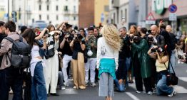 En qué se fija una editora de moda experta en street style: de los detalles de estilismo (que son gratis), a accesorios asequibles (que lo cambian todo) y las piezas que no se te pueden escapar