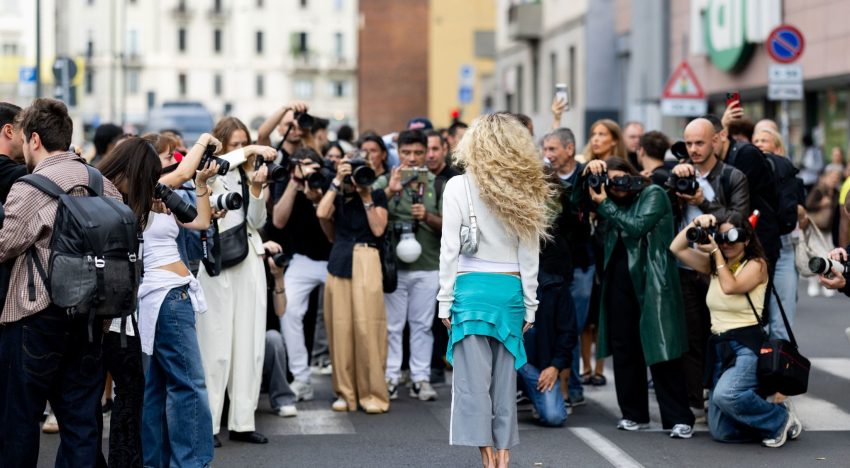 En qué se fija una editora de moda experta en street style: de los detalles de estilismo (que son gratis), a accesorios asequibles (que lo cambian todo) y las piezas que no se te pueden escapar