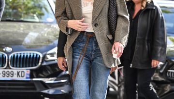 ¿En qué momento ha vuelto el top lencero de los 2000 a ser la prenda it que ponerte para todo? Las chicas Chloé lo llevan así