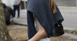 El truco de estilo más visto entre las expertas en moda también tiene manual de uso: sí al jersey sobre los hombros pero llevado así