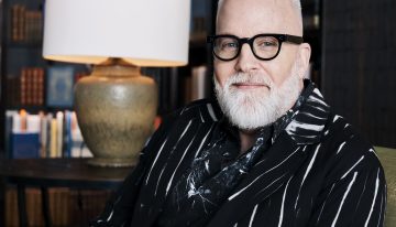 Christopher Young, vicepresidente y director creativo visual de Tiffany: «Si Holly Golightly volviera a nuestros escaparates cada mañana, querríamos que tuviera una experiencia especial»
