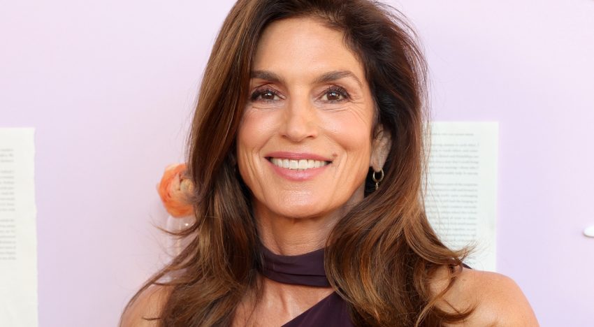 Las dermatólogas coinciden: «A partir de los 60 no solo son necesarios ingredientes como el retinol o la vitamina C, estos son los que conviene añadir»