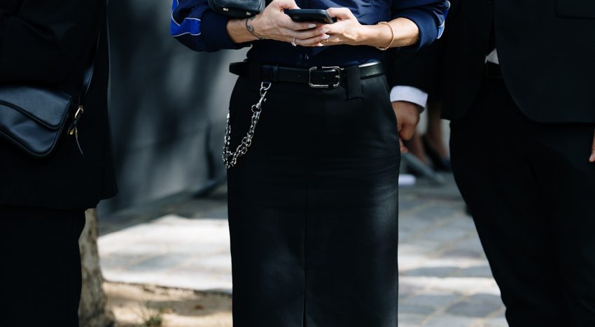 Esta es la combinación de falda y zapato preferida y más elegante de las expertas en moda para ir a los desfiles