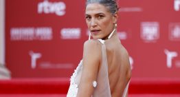 Ana Martínez, peluquera: «Uno de los errores más habituales es teñirse justo antes de empezar la transición a las canas»