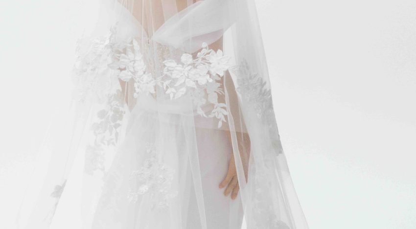 Así es la novia de Elie Saab H&M: una mujer femenina, ornamentada (y a un precio para todas)