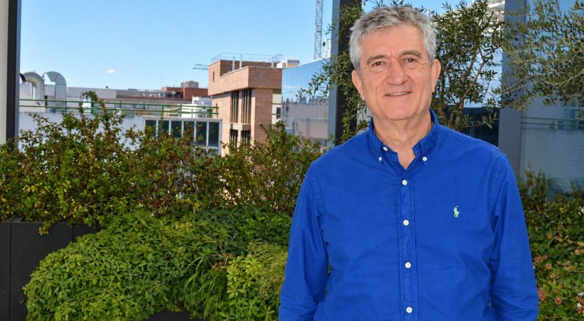Guillermo Fesser, periodista: «Estados Unidos tiene una base cultural hispana innegable, que muchos estadounidenses ocultan y los propios hispanos desconocen»