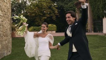 La preciosa novia catalana con cuerpo palabra de honor y un vestido desmontable