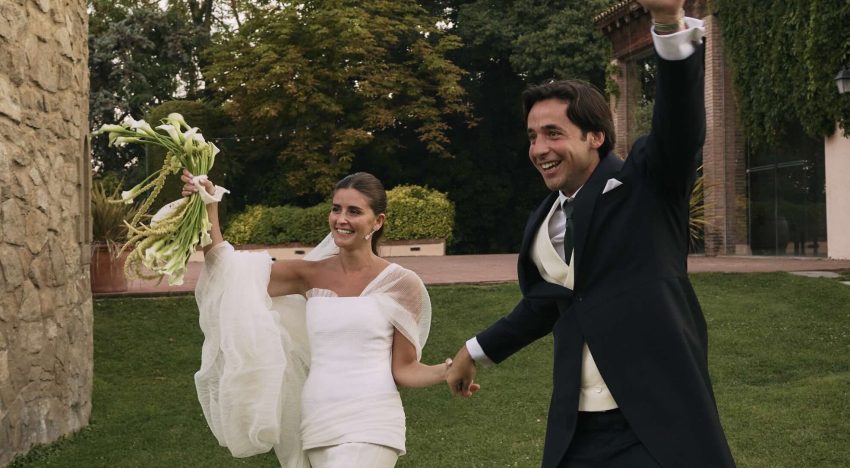 La preciosa novia catalana con cuerpo palabra de honor y un vestido desmontable