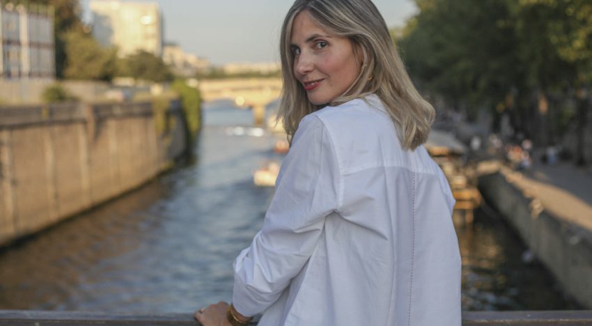 Paula Klein (40 años), escritora: «Si has leído un libro, te ha gustado muchísimo y lo consideras merecedor de un premio, ¿qué ocurre si después descubres que lo ha escrito la IA?»