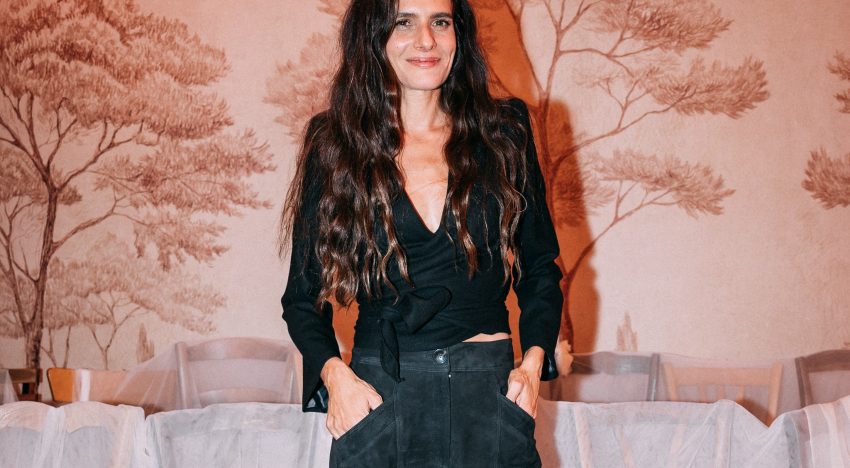 Inés Martín Alcalde celebra el 10º aniversario de su marca de moda con un desfile con el que demuestra su gran poder de convocatoria