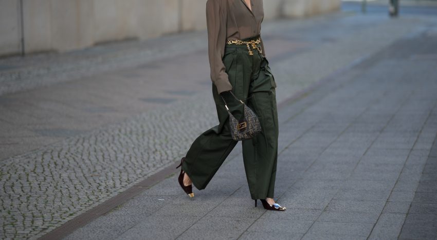 El nuevo manual de uso del pantalón cargo que es tendencia en Zara y Marta Ortega puso de moda hace años