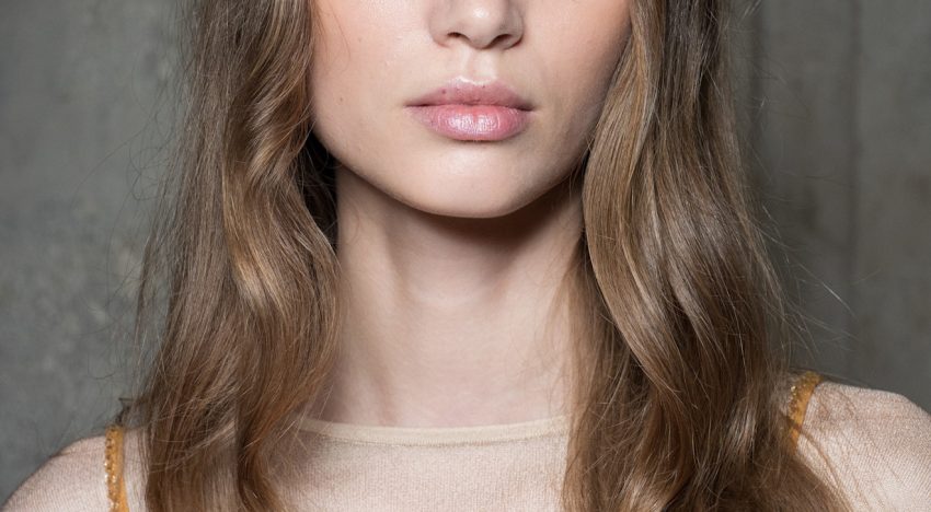 ¿Y si el secreto de la base no está en el producto si no en cómo lo aplicamos? Una maquilladora comparte sus trucos para un acabado luminoso