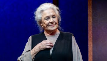 Lola Herrera (91 años): «He decidido no comer cosas que no me sientan bien; no me compensa. Siempre desayuno lo mismo,madrugo más para poder hacerlo con calma»
