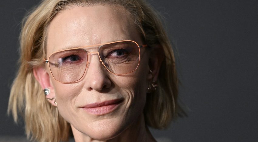 Esther Nieto, maquilladora: «Si llevas gafas, usa lápiz de ojos negro o marrón, aplica máscara de pestañas y pon un toque de sombra reflectante en el centro del párpado para abrir la mirada»
