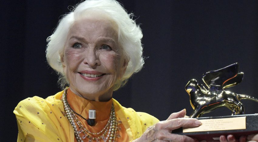 Ellen Burstyn, actriz (93 años): «Cuando reconoces cuáles son tus talentos, una vida feliz consiste en desarrollarlos en la mayor medida posible»