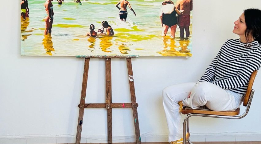 Cristina Vázquez, la artista que colecciona veranos: «Soy una voyeur de la felicidad, una cazadora de momentos»