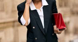 De los vaqueros a la falda lápiz: 5 básicos infalibles de Zara, Mango y H&M que combinan con cualquier americana negra para hacer un look elegante y tendencia