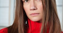 Noelia Jiménez, peluquera: «Si tienes el cabello fino, cambia la raya hacia el lado contrario. Conseguirás levantar la raíz y crear mayor volumen»