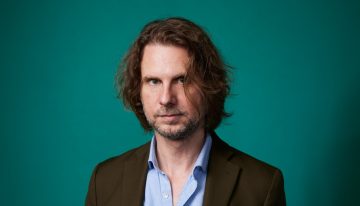 Thomas Schlesser, escritor (48 años): «Amamos las cosas porque sabemos que van a desaparecer. La conciencia de que todo tiene un final es lo que hace que la vida merezca la pena»