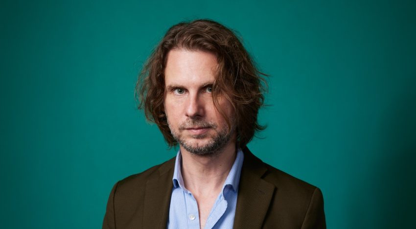 Thomas Schlesser, escritor (48 años): «Amamos las cosas porque sabemos que van a desaparecer. La conciencia de que todo tiene un final es lo que hace que la vida merezca la pena»