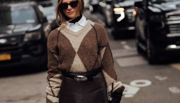 Oversize, tipo polo o de cuello pico: este otoño se llevan los jerséis de rombos y estos son los que mejor quedan con vaqueros o pantalones sastre