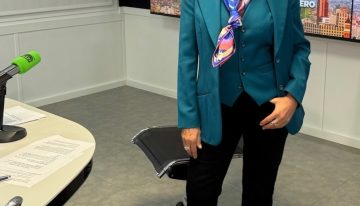 Alejandro Mariano, fisioterapeuta: «Julia Otero (67 años) camina hasta 8 kilómetros diarios. Lo ideal es combinar los paseos con entrenamiento de fuerza al menos dos días por semana»