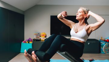 Pablo Montaner, entrenador: «Los clásicos abdominales tienen beneficios, pero a los 60 años, más que una 'tableta', debería preocuparnos tener un abdomen fuerte»