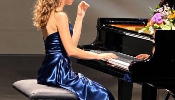 Martina Meola, la 'joven Chopin' de 13 años, debuta en España: «Con cinco años le pedí a mi madre un piano, nunca pensé que tocaría en los auditorios más importantes de Europa»